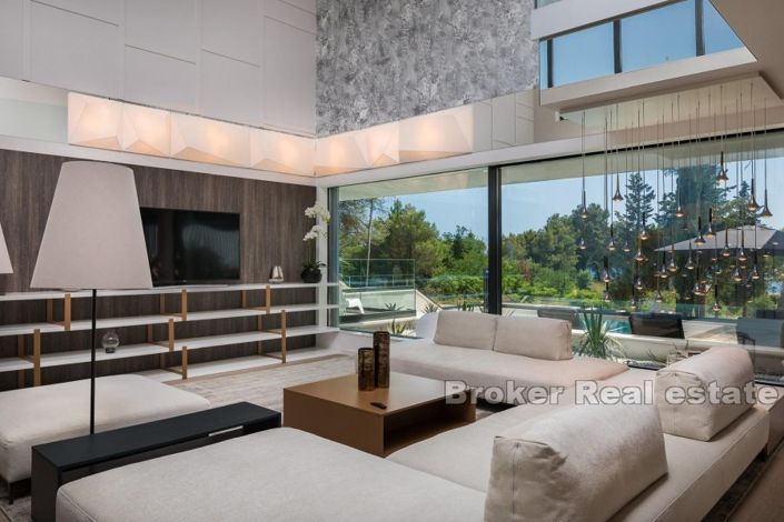 Image No.6-5 Bed Villa for sale