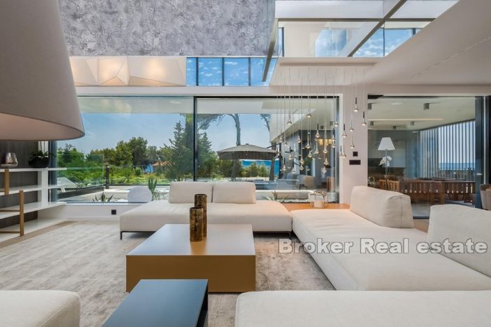 Image No.7-5 Bed Villa for sale