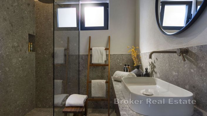 Image No.12-4 Bed Villa for sale