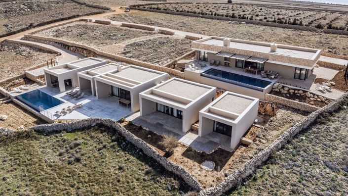 Image No.17-4 Bed Villa for sale