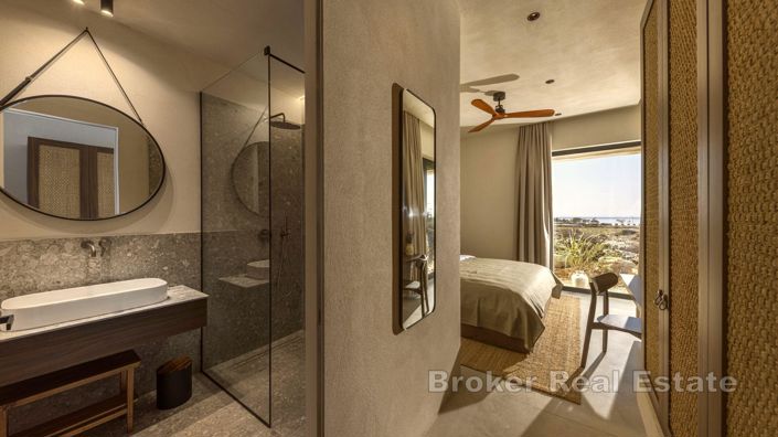 Image No.12-4 Bed Villa for sale