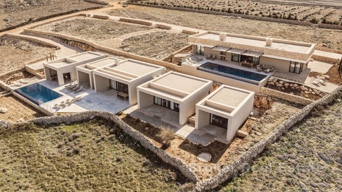 Image No.4-4 Bed Villa for sale