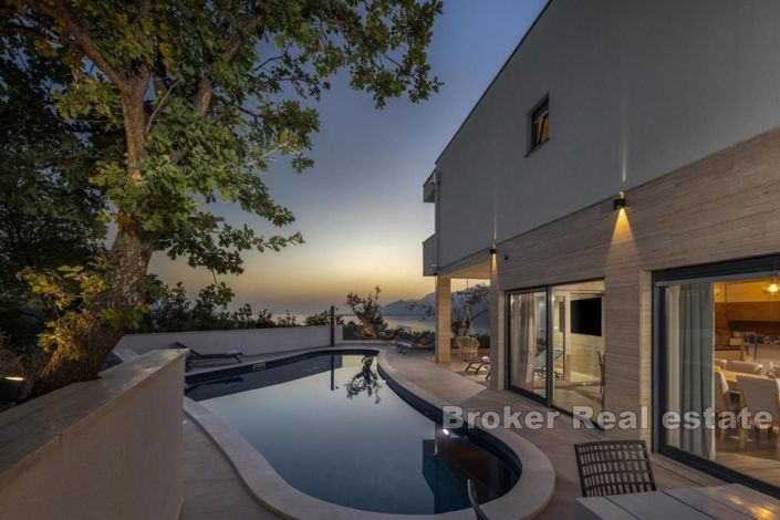 Image No.17-6 Bed Villa for sale