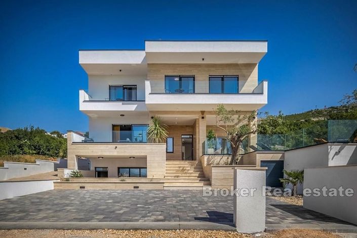 Image No.18-6 Bed Villa for sale