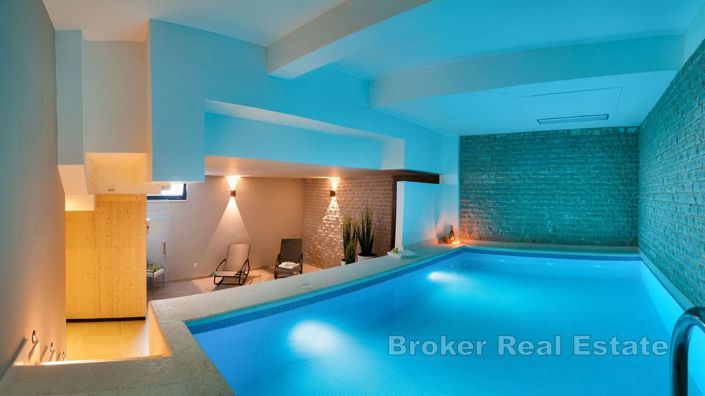 Image No.7-Villa de 6 chambres à vendre à Ciovo