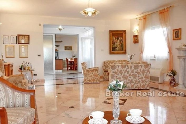 Image No.9-15 Bed Villa for sale