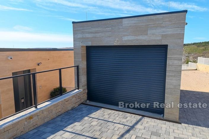 Image No.12-4 Bed Villa for sale