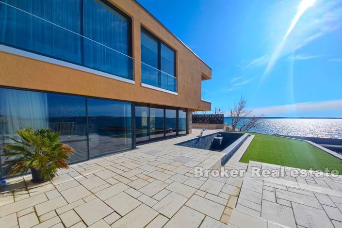 Image No.8-4 Bed Villa for sale