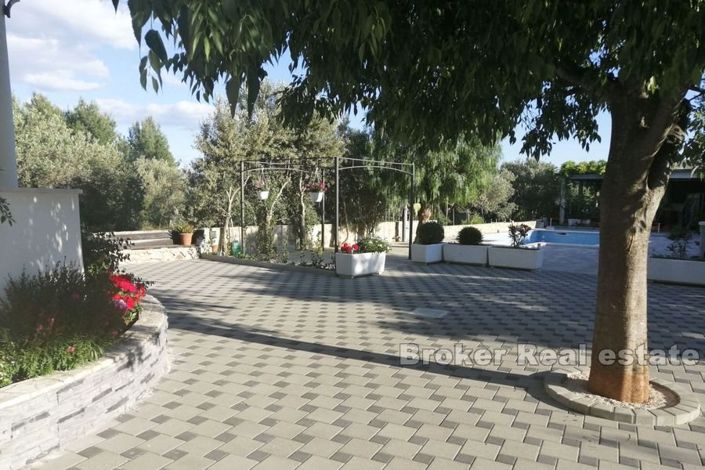 Image No.17-10 Bed Villa for sale