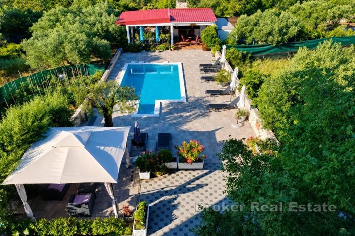 Image No.2-Villa de 10 chambres à vendre à Rogoznica