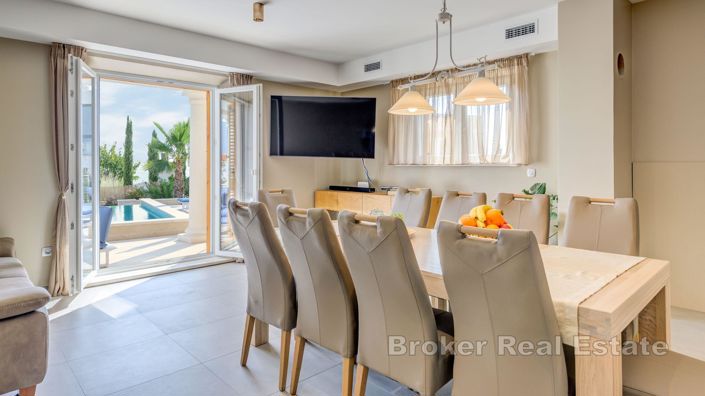 Image No.10-Villa de 5 chambres à vendre à Rogoznica