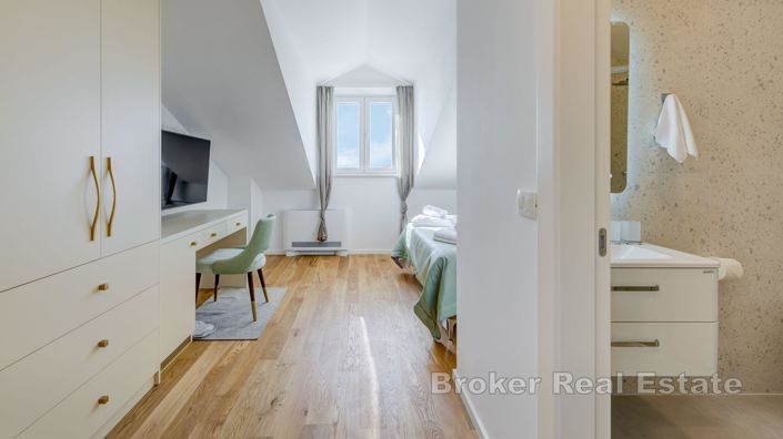 Image No.19-Villa de 5 chambres à vendre à Rogoznica