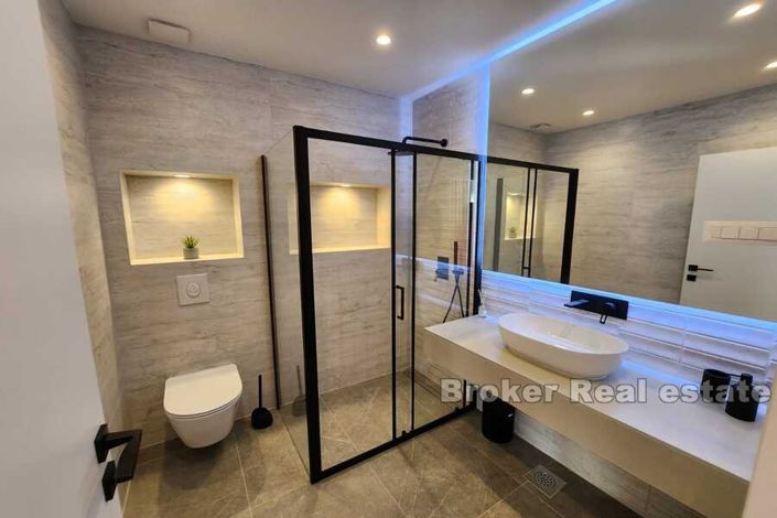 Image No.12-6 Bed Villa for sale