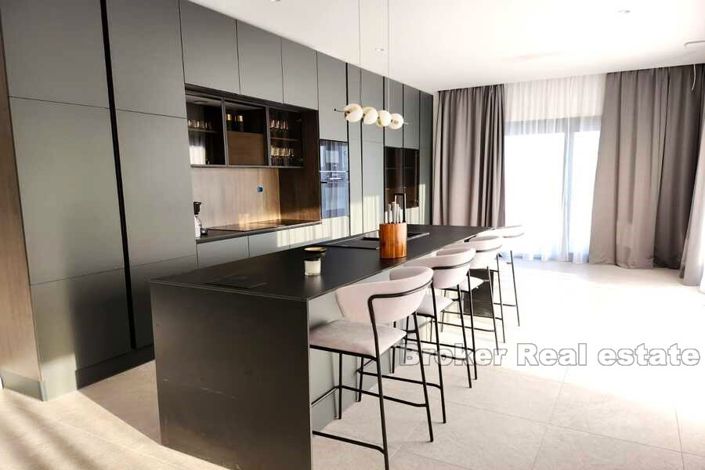 Image No.4-6 Bed Villa for sale