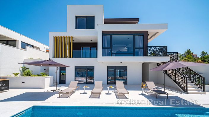 Image No.3-5 Bed Villa for sale