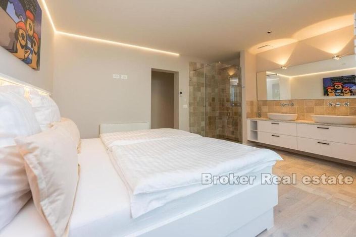 Image No.14-3 Bed Villa for sale