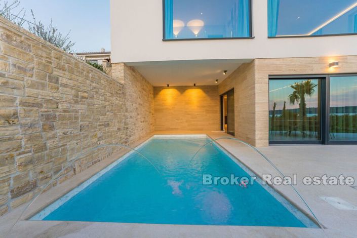 Image No.8-3 Bed Villa for sale