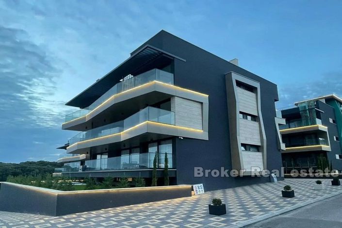 Image No.2-Villa de 12 chambres à vendre à Zadar