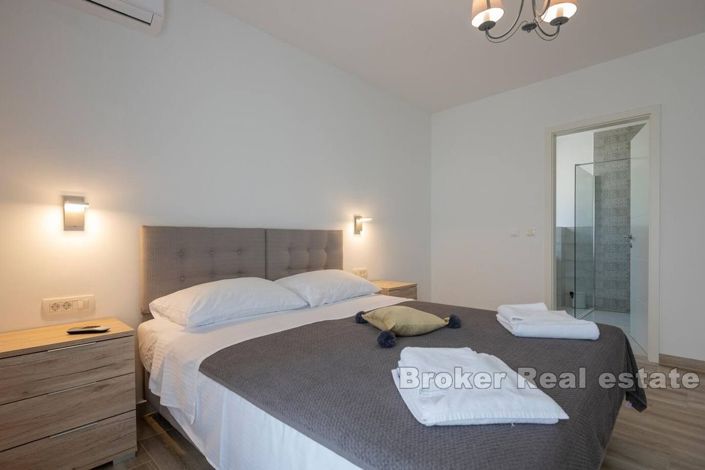 Image No.10-4 Bed Villa for sale