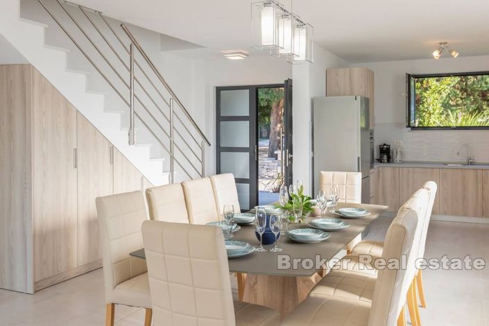 Image No.3-4 Bed Villa for sale