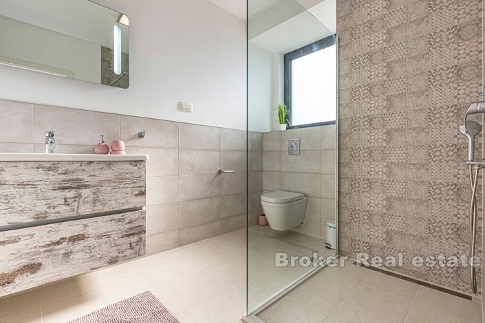 Image No.9-4 Bed Villa for sale