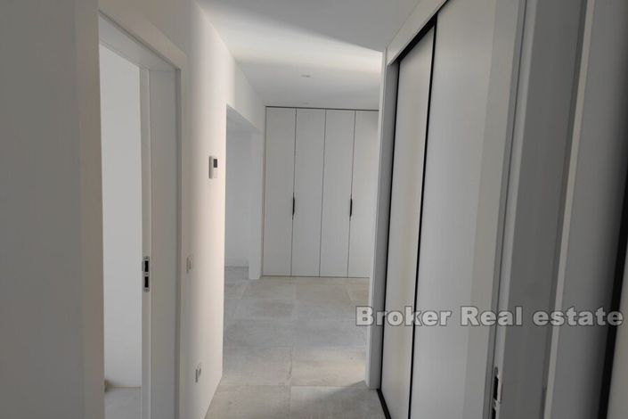 Image No.8-5 Bed Villa for sale