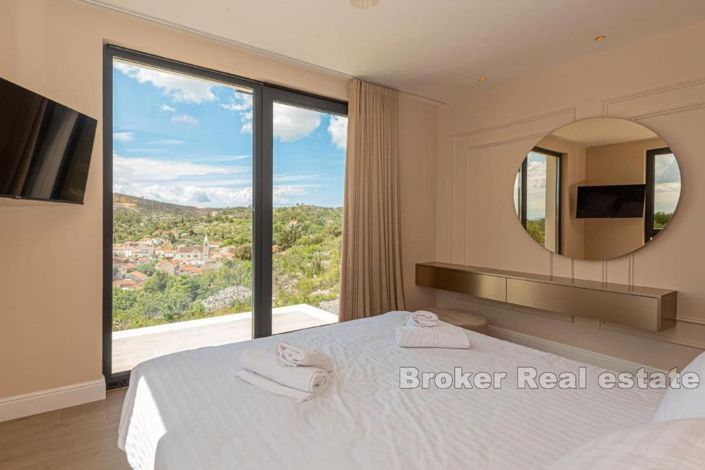 Image No.12-4 Bed Villa for sale