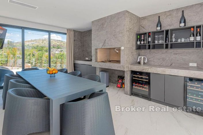 Image No.18-4 Bed Villa for sale