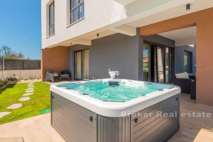 Image No.6-4 Bed Villa for sale