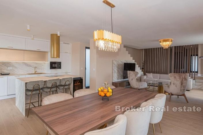 Image No.7-4 Bed Villa for sale