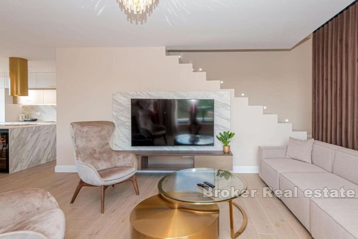 Image No.8-4 Bed Villa for sale