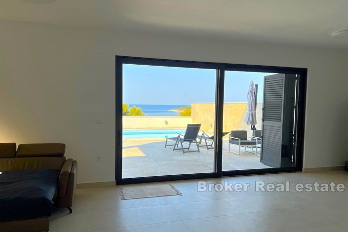 Image No.2-Villa de 5 chambres à vendre à Rogoznica