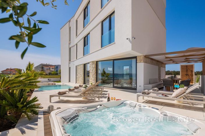 Image No.2-Villa de 4 chambres à vendre à Sukošan