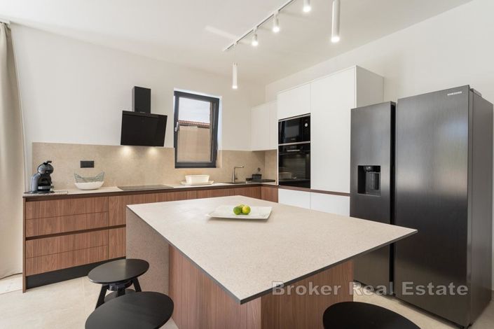 Image No.10-4 Bed Villa for sale