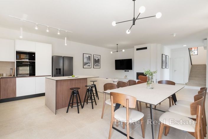 Image No.12-4 Bed Villa for sale