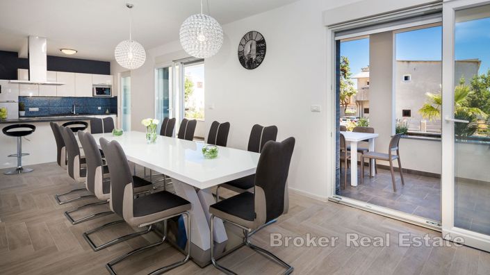 Image No.10-Villa de 5 chambres à vendre à Rogoznica