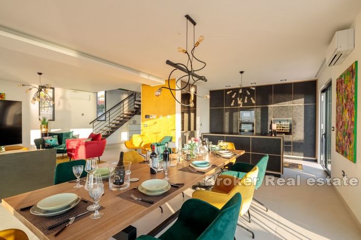 Image No.10-3 Bed Villa for sale