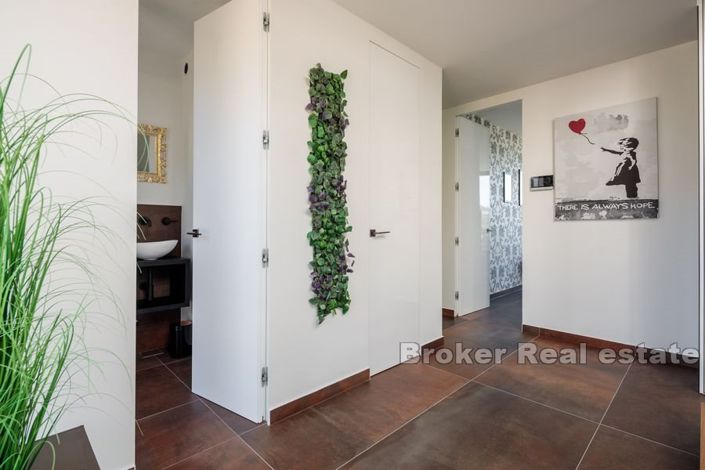 Image No.12-3 Bed Villa for sale