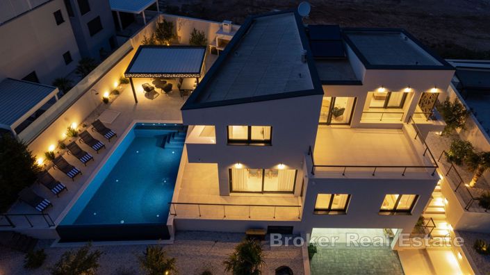 Image No.18-4 Bed Villa for sale