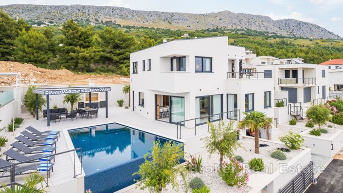 Image No.3-4 Bed Villa for sale