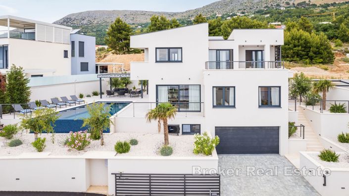 Image No.4-4 Bed Villa for sale