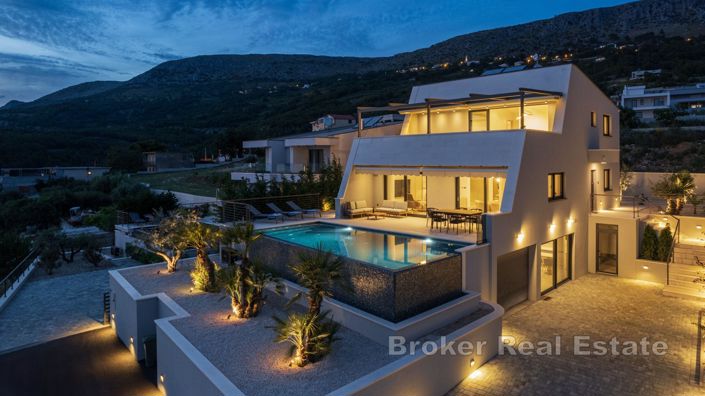 Image No.2-Villa de 4 chambres à vendre à Split