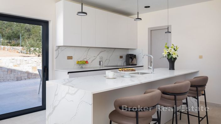 Image No.10-5 Bed Villa for sale