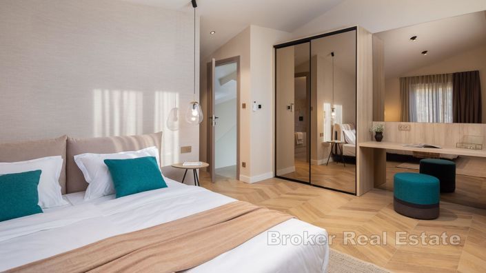 Image No.14-5 Bed Villa for sale