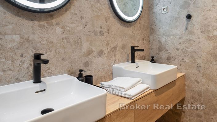 Image No.16-5 Bed Villa for sale