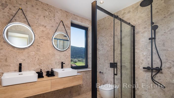 Image No.17-5 Bed Villa for sale