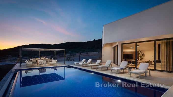 Image No.18-5 Bed Villa for sale