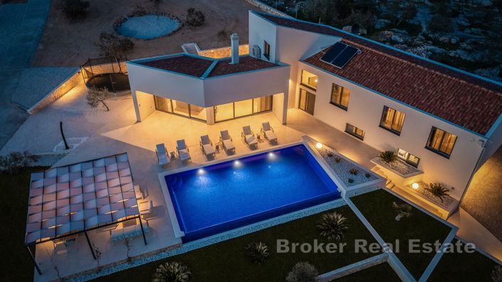 Image No.19-5 Bed Villa for sale