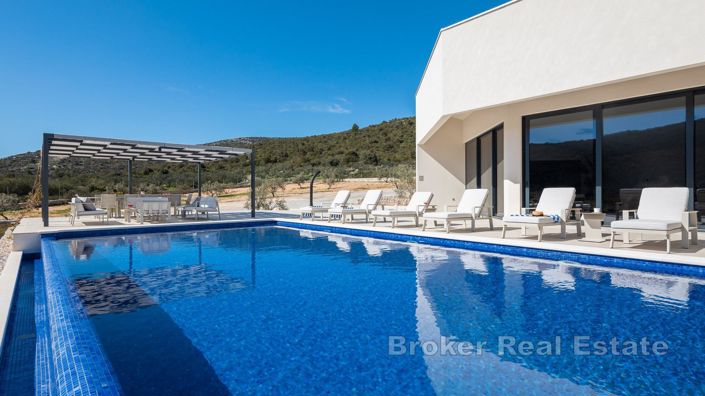 Image No.4-5 Bed Villa for sale