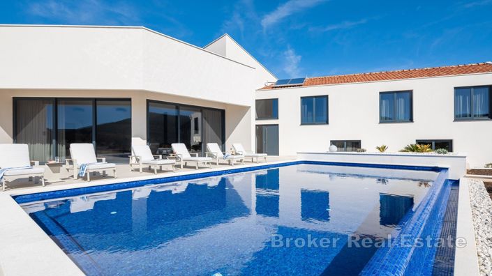 Image No.5-5 Bed Villa for sale